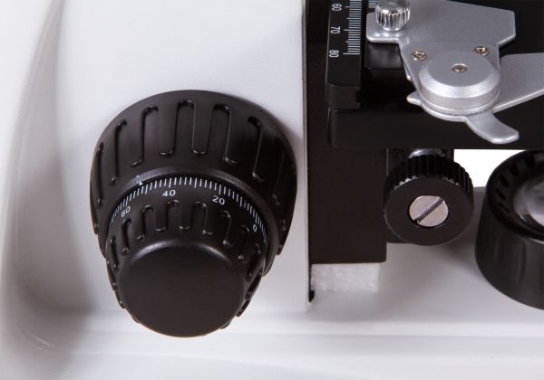 Тринокулярный микроскоп Levenhuk MED 10T (40–1000 крат)